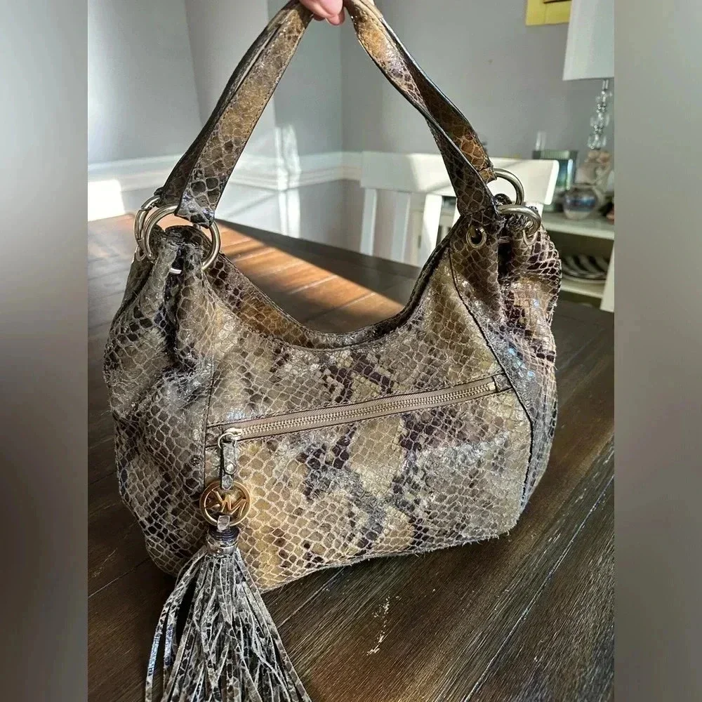 Michael Kors hobo bag